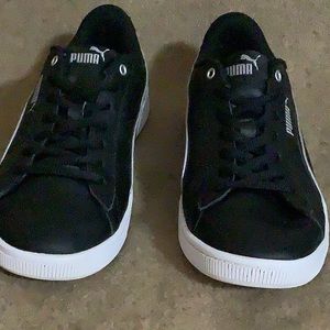 Puma Women’s size US 8  Vickky V2 Running shoe